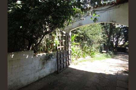 Casa à venda com 2500m², 2 quartos e 30 vagasGaragem