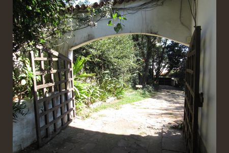 Casa à venda com 2500m², 2 quartos e 30 vagasGaragem