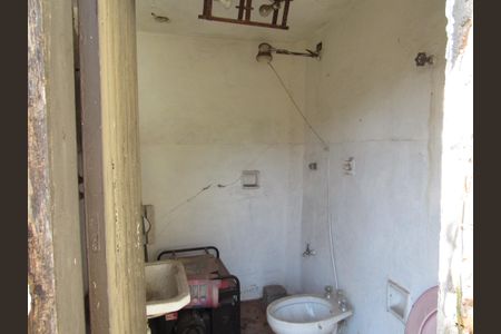 Casa à venda com 2500m², 2 quartos e 30 vagasBanheiro da Área Externa