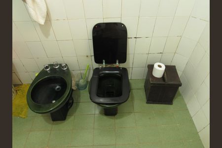 Casa à venda com 2500m², 2 quartos e 30 vagasBanheiro