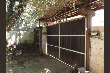 Casa à venda com 2500m², 2 quartos e 30 vagasEntrada