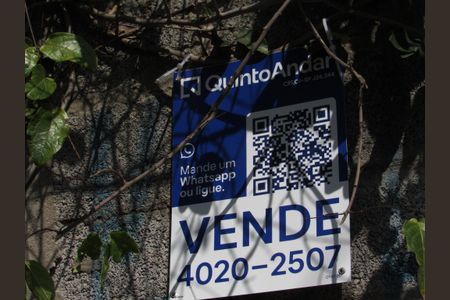 Casa à venda com 2500m², 2 quartos e 30 vagasPlaca