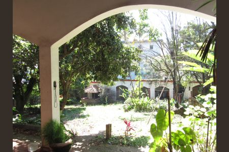 Casa à venda com 2500m², 2 quartos e 30 vagasÁrea Externa