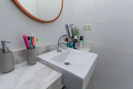 Casa à venda com 320m², 3 quartos e 4 vagasBanheiro da Suíte 2