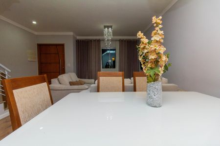 Casa à venda com 320m², 3 quartos e 4 vagasSala