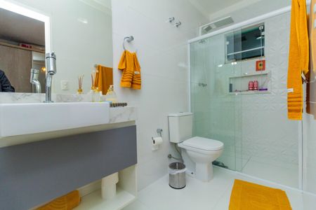 Casa à venda com 320m², 3 quartos e 4 vagasBanheiro da Suíte 1