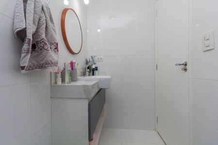 Casa à venda com 320m², 3 quartos e 4 vagasBanheiro da Suíte 2