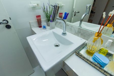 Casa à venda com 320m², 3 quartos e 4 vagasBanheiro da Suíte 1