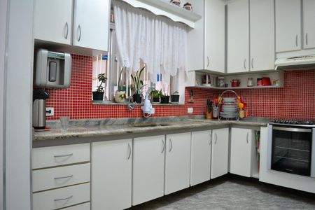 Casa à venda com 245m², 3 quartos e 3 vagasCozinha