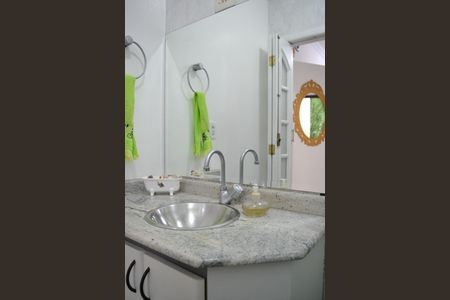 Casa à venda com 245m², 3 quartos e 3 vagasBanheiro Suíte 3