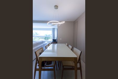 Apartamento à venda com 146m², 3 quartos e 3 vagas Apartamento à venda com 146m², 3 quartos e 3 vagasSala de Jantar