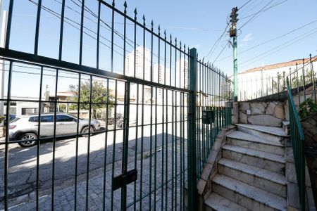 Casa à venda com 106m², 2 quartos e 2 vagas Casa à venda com 106m², 2 quartos e 2 vagasEntrada