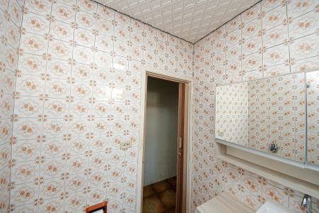 Casa à venda com 106m², 2 quartos e 2 vagas Casa à venda com 106m², 2 quartos e 2 vagasBanheiro