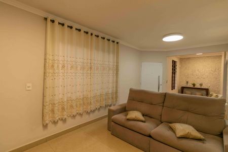 Casa à venda com 200m², 3 quartos e 3 vagasSala