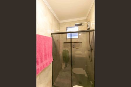 Casa à venda com 200m², 3 quartos e 3 vagasBanheiro 2