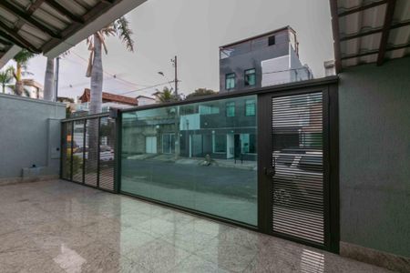 Casa à venda com 200m², 3 quartos e 3 vagasÁrea comum