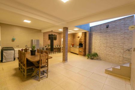 Casa à venda com 200m², 3 quartos e 3 vagasÁrea de Serviço