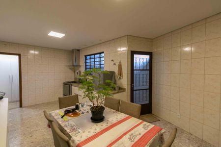 Casa à venda com 200m², 3 quartos e 3 vagasCopa