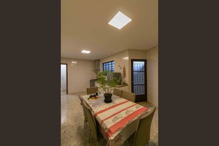 Casa à venda com 200m², 3 quartos e 3 vagasCopa