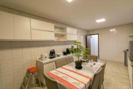 Casa à venda com 200m², 3 quartos e 3 vagasCopa