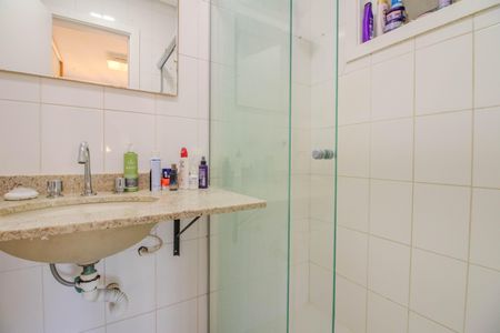 Apartamento à venda com 58m², 2 quartos e 2 vagas Apartamento à venda com 58m², 2 quartos e 2 vagasBanheiro da Suíte