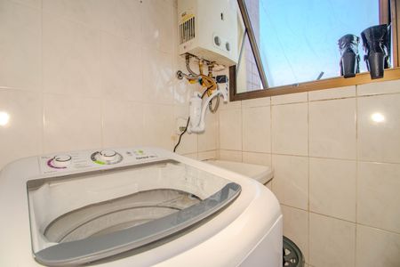 Apartamento à venda com 58m², 2 quartos e 2 vagas Apartamento à venda com 58m², 2 quartos e 2 vagasCozinha e Área de Serviço