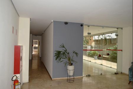 Apartamento à venda com 44m², 1 quarto e 1 vagaHall de entrada
