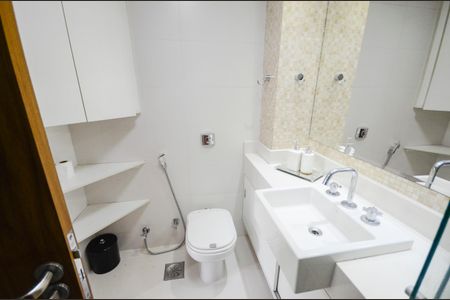 Apartamento para alugar com 96m², 3 quartos e 2 vagas Apartamento para alugar com 96m², 3 quartos e 2 vagasBanheiro da Suíte