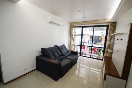 Apartamento para alugar com 96m², 3 quartos e 2 vagas Apartamento para alugar com 96m², 3 quartos e 2 vagasSala