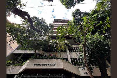 Apartamento para alugar com 96m², 3 quartos e 2 vagas Apartamento para alugar com 96m², 3 quartos e 2 vagasFachada