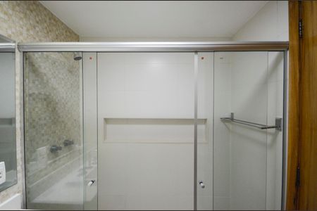 Apartamento para alugar com 96m², 3 quartos e 2 vagas Apartamento para alugar com 96m², 3 quartos e 2 vagasBanheiro da Suíte