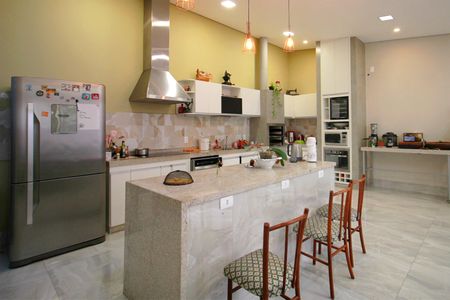 Casa à venda com 384m², 4 quartos e 2 vagasCozinha