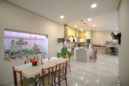 Casa à venda com 384m², 4 quartos e 2 vagasCopa