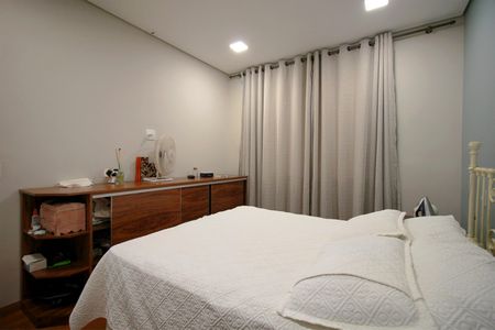 Casa à venda com 384m², 4 quartos e 2 vagasSuite