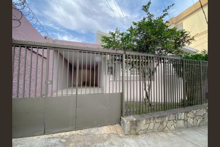 Casa à venda com 384m², 4 quartos e 2 vagasFachada