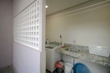 Casa à venda com 384m², 4 quartos e 2 vagasÁrea de Serviço