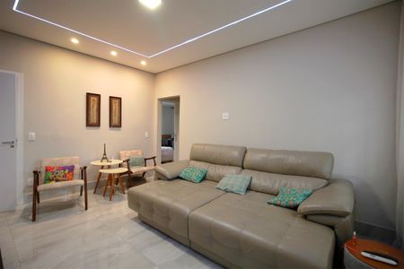 Casa à venda com 384m², 4 quartos e 2 vagasSala