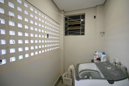 Casa à venda com 384m², 4 quartos e 2 vagasÁrea de Serviço