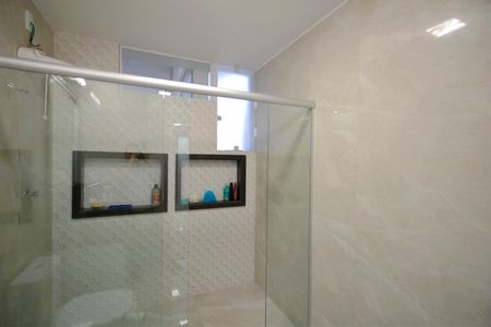 Casa à venda com 384m², 4 quartos e 2 vagasBanheiro da Suíte