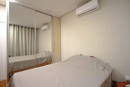 Casa à venda com 384m², 4 quartos e 2 vagasQuarto