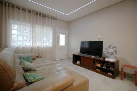 Casa à venda com 384m², 4 quartos e 2 vagasSala