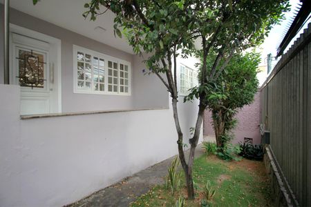 Casa à venda com 384m², 4 quartos e 2 vagasVaranda frontal