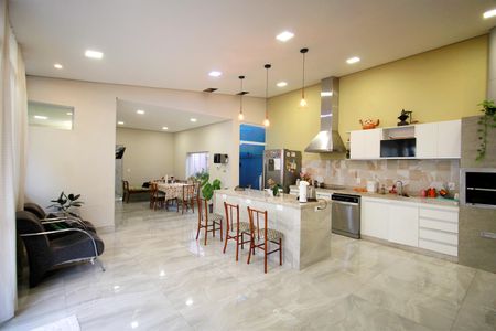 Casa à venda com 384m², 4 quartos e 2 vagasCozinha