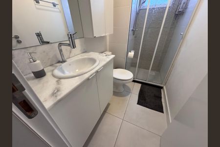 Apartamento à venda com 73m², 2 quartos e 2 vagas Apartamento à venda com 73m², 2 quartos e 2 vagasBanheiro do Quarto 1