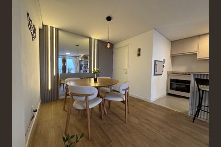 Apartamento à venda com 73m², 2 quartos e 2 vagas Apartamento à venda com 73m², 2 quartos e 2 vagasSala