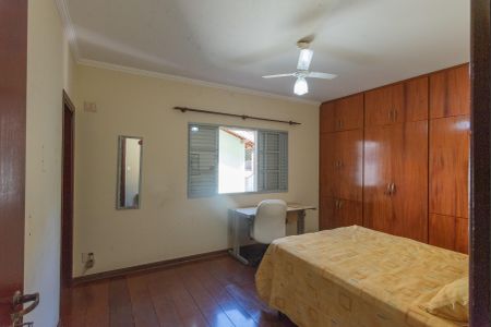Casa à venda com 380m², 4 quartos e 4 vagasSuíte 2