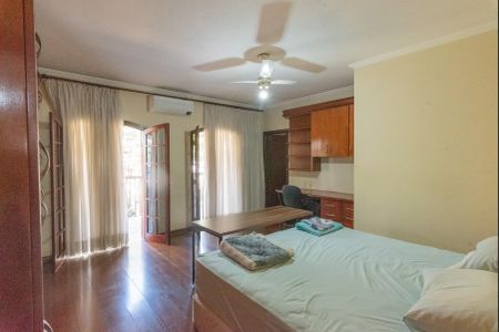 Casa à venda com 380m², 4 quartos e 4 vagasSuíte