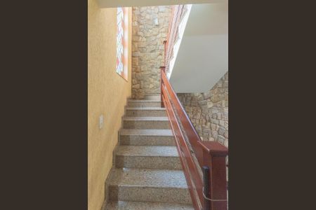 Casa à venda com 380m², 4 quartos e 4 vagasEscada