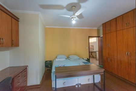 Casa à venda com 380m², 4 quartos e 4 vagasSuíte