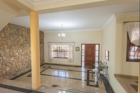 Casa à venda com 380m², 4 quartos e 4 vagasSala
